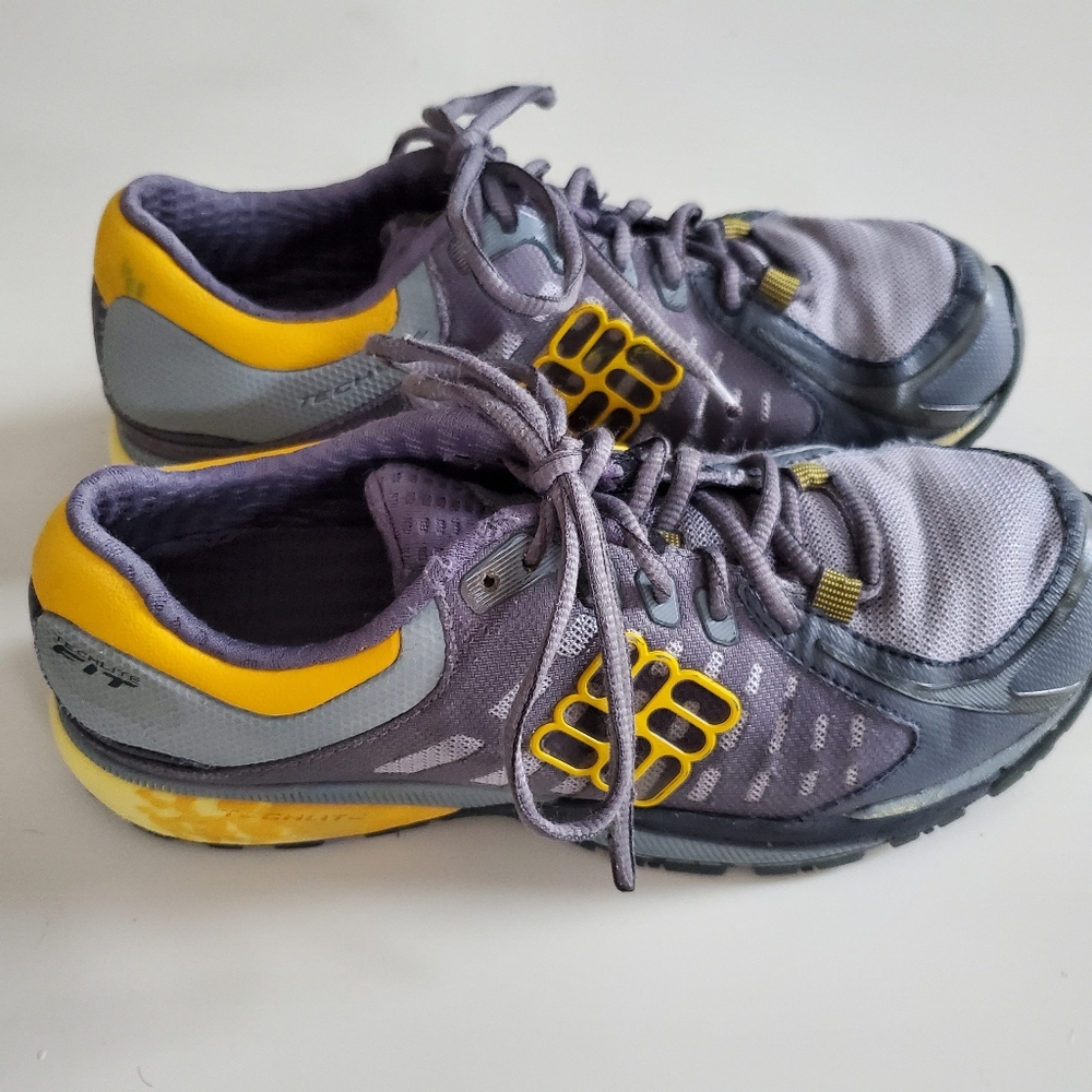 Columbia daily hiking walking sneakers